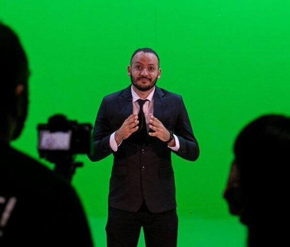 Oscar Sampaio em atuação profissional